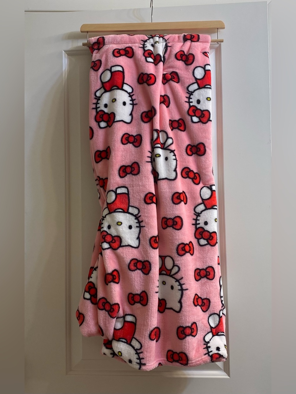 Sanrio ❤️Hello kitty & Red bow Oversized blanket throw 60x70” pink NWT